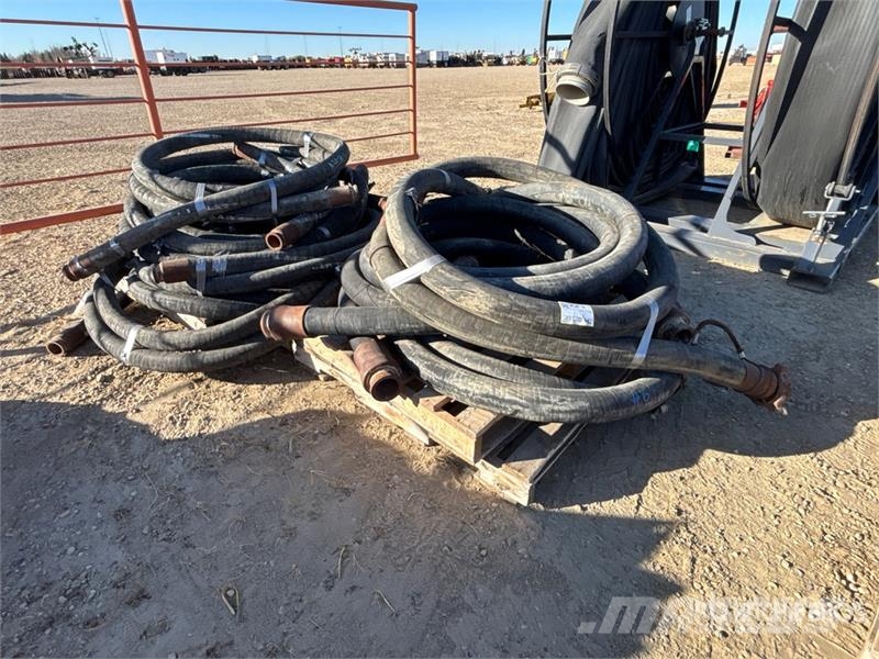  Quantity of (2) Pallets of 3 in x 25 ft Concrete P مكونات أخرى