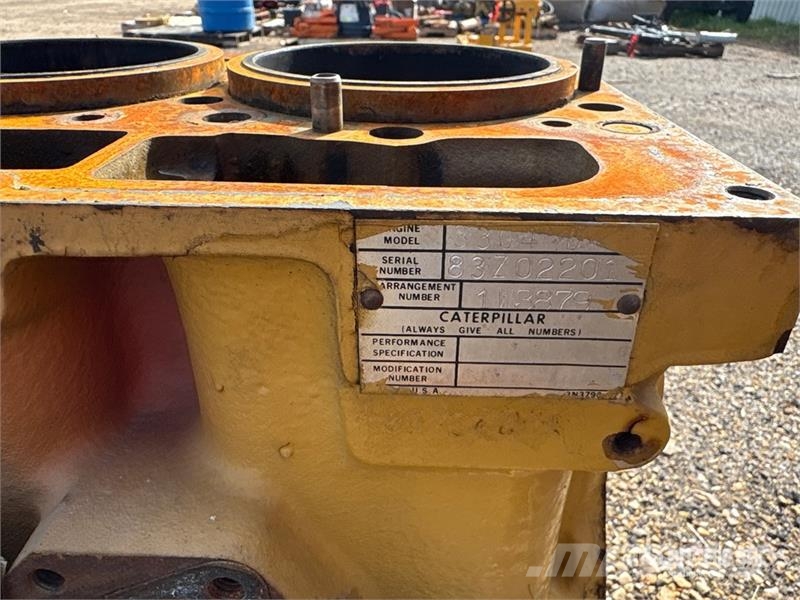  Quantity of (2) Pallets of Core Cat Engine Parts Transportes - Outros
