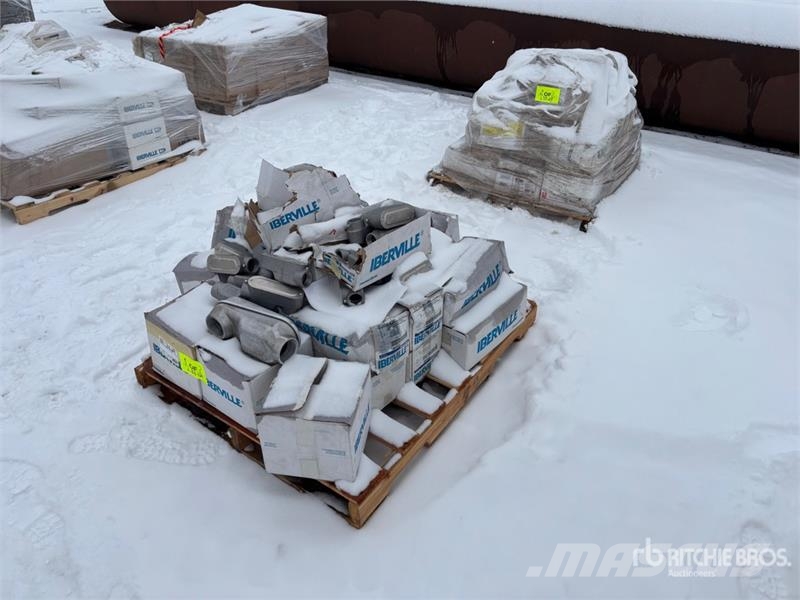  Quantity of (2) Pallets of Conduit Fittings Andre komponenter