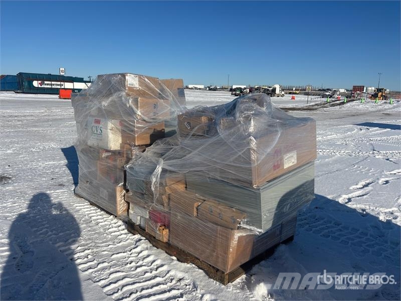 Quantity of (2) Pallets of OSMI Supplies & Equipme Équipement de forage de pétrole et de gaz