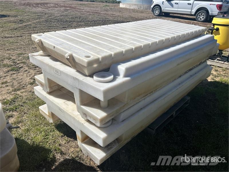  Quantity of (2) Pallets of Hold-On Floating Dock S Kiti naudoti statybos komponentai