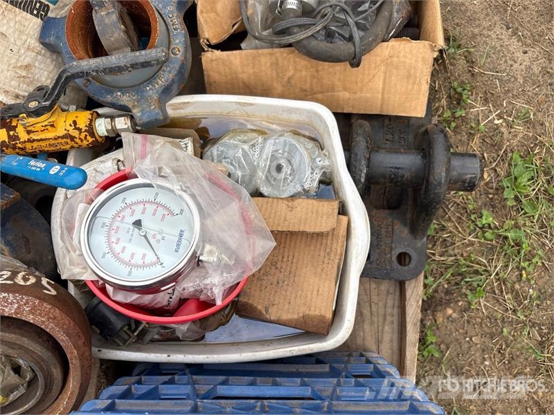 Quantity of (2) Pallets of Miscellaneous Parts 其他組件