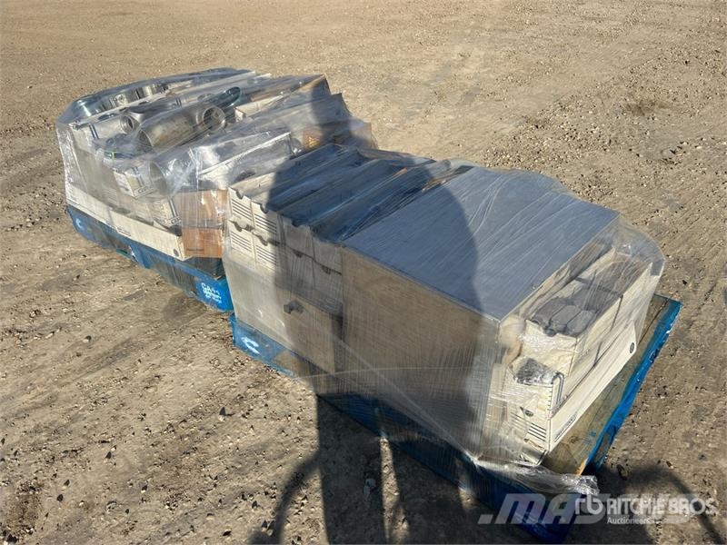 Quantity of (2) Pallets of Miscellaneous Electrica Andre komponenter