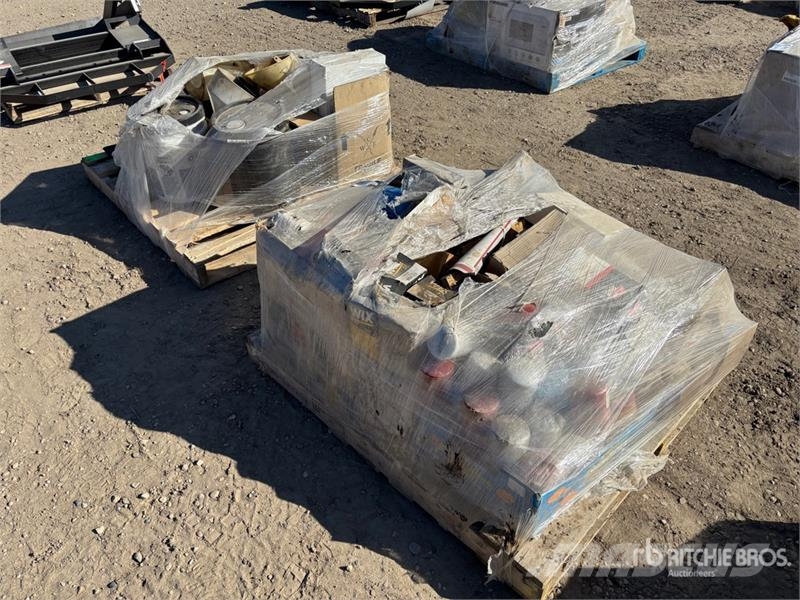 Quantity of (2) Pallets of of Filters, Gaskets Kiti naudoti statybos komponentai