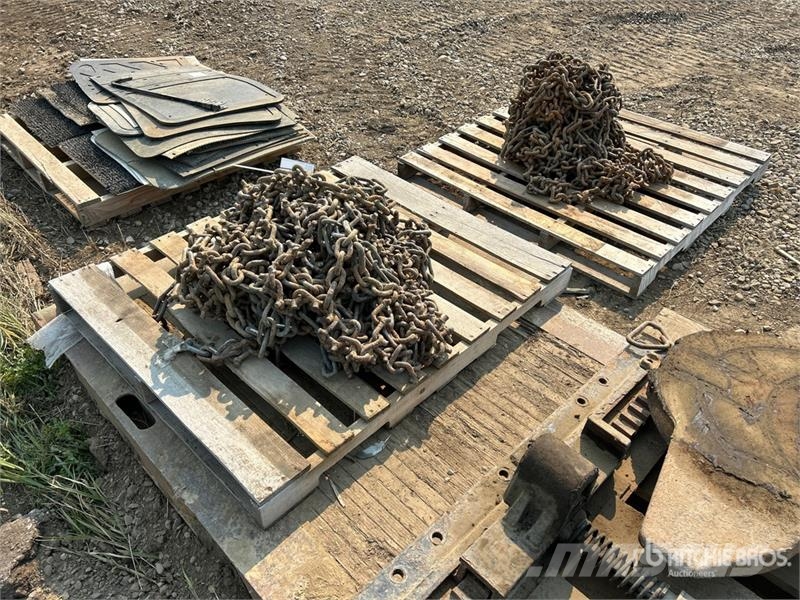 Quantity of (2) Pallets of Tire Chains - Fits Whee Muud osad