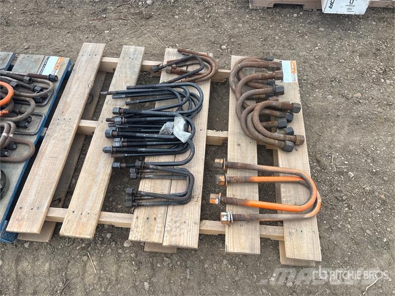Quantity of (2) Pallets of U-Bolts Transportes - Outros