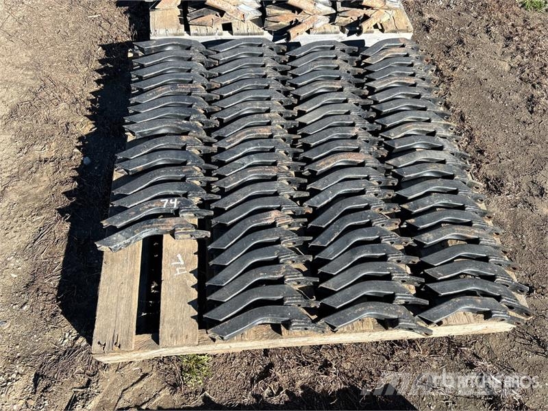  Quantity of (2) Pallets of (74) 1 in Seed Tube Kiti naudoti statybos komponentai