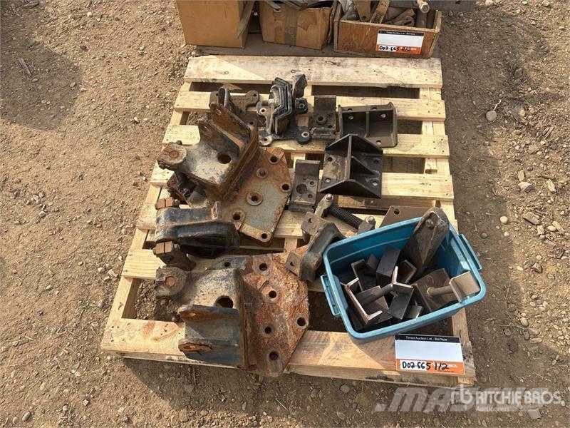 Quantity of (2) Pallets of Miscellaneous Parts Transportes - Outros