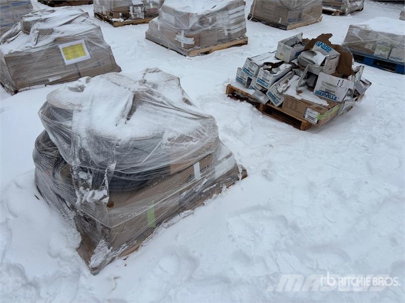  Quantity of (2) Pallets of Conduit Fittings Andre komponenter