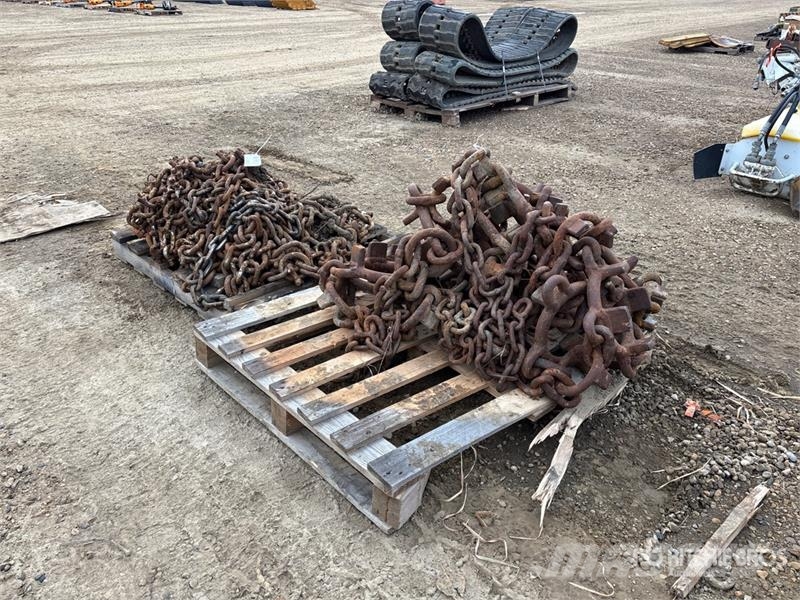  Quantity of (2) Pallets of Tire Chains Construction - Autres