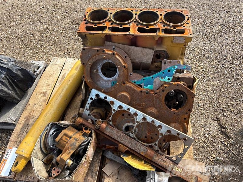  Quantity of (2) Pallets of Core Cat Engine Parts Transportes - Outros
