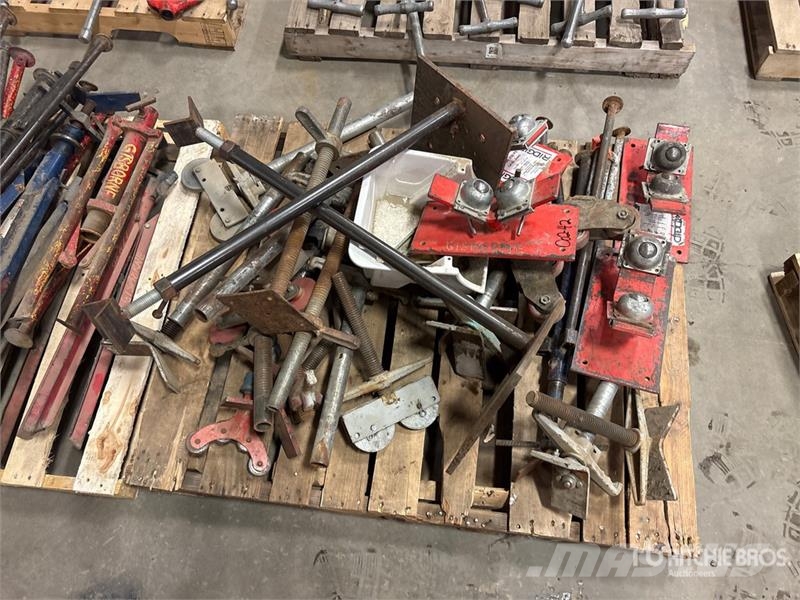 Quantity of (2) Pallets of Miscellaneous Parts Pip Pipeline Ausrüstung