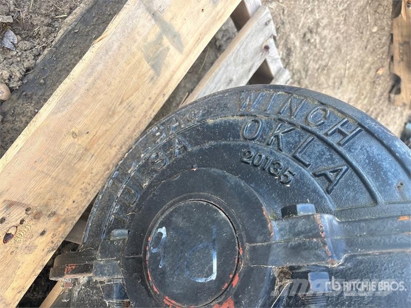 Quantity of (2) Pallets of Winch Parts Transportes - Outros
