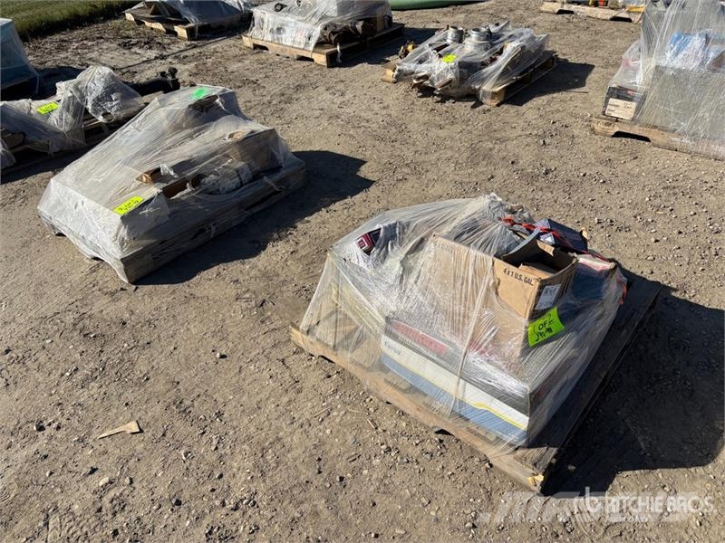 Quantity of (2) Pallets of Break Shoes, Seal kits Andre komponenter