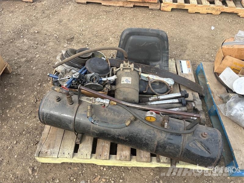 Quantity of (2) Pallets of Miscellaneous Parts Transportes - Outros