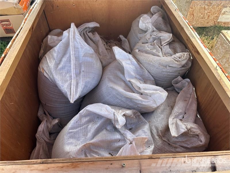 Quantity of (2) Pallets of of LiveStock Feed Andre komponenter