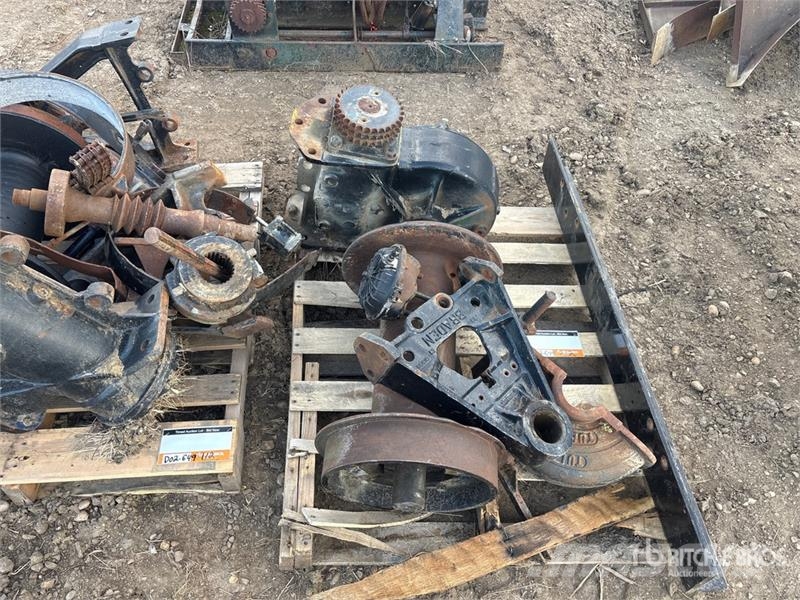 Quantity of (2) Pallets of Winch Parts Transportes - Outros