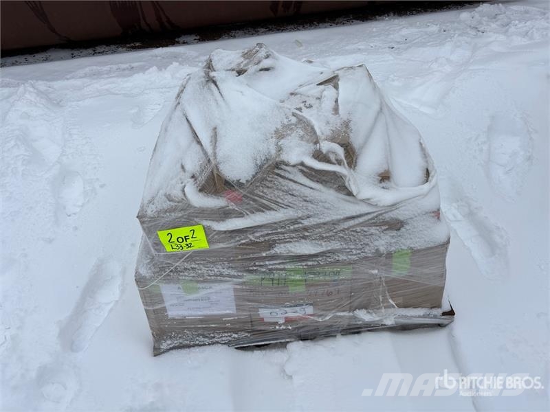 Quantity of (2) Pallets of Locknut, Bushings, Conn Andre komponenter
