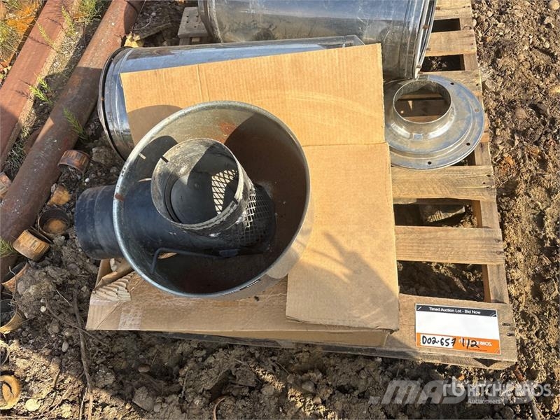 Quantity of (2) Pallets of Truck Parts Transportes - Outros