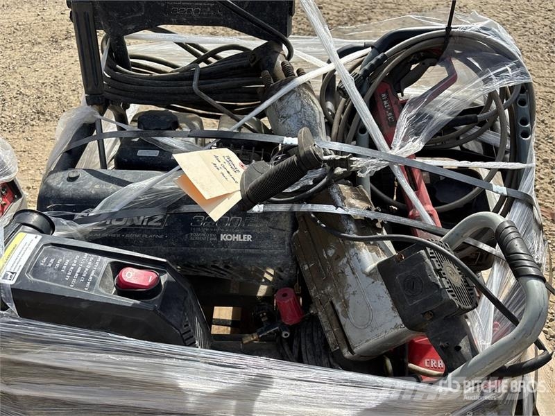 Quantity of (2) Pallets of Portable Generators, Co Andere Zubehörteile
