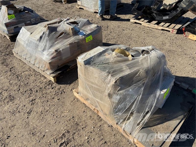 Quantity of (2) Pallets of of Filters, Gaskets Kiti naudoti statybos komponentai