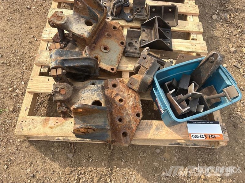 Quantity of (2) Pallets of Miscellaneous Parts Transportes - Outros