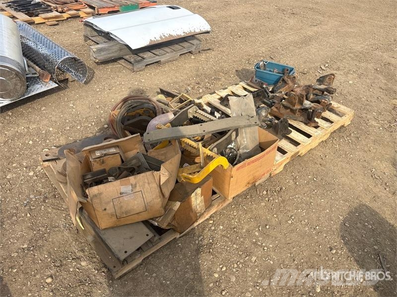Quantity of (2) Pallets of Miscellaneous Parts Transportes - Outros