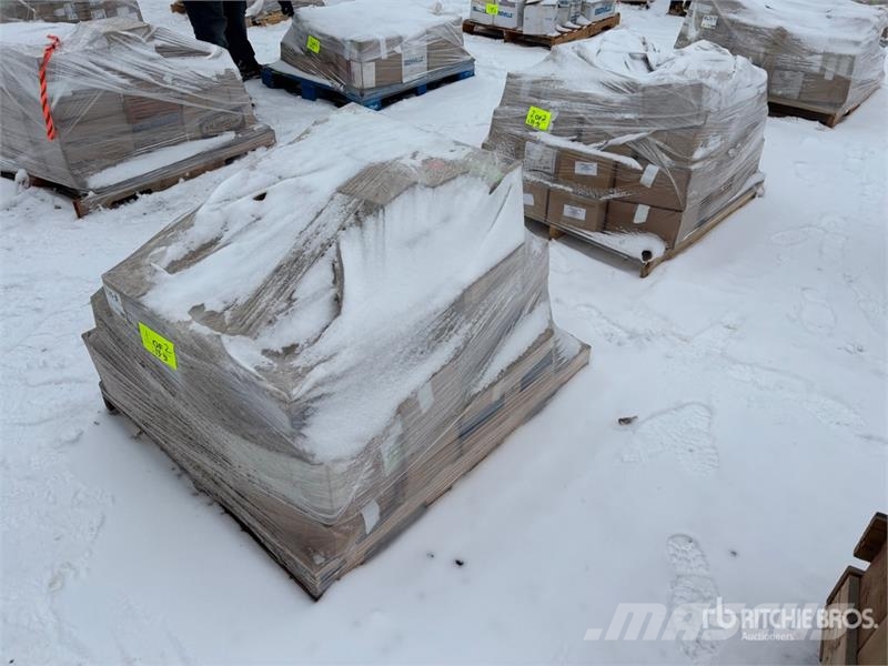 Quantity of (2) Pallets of Reducers, Conduit Coupl Andre komponenter