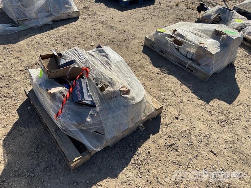 Quantity of (2) Pallets of Break Shoes, Seal kits Andre komponenter
