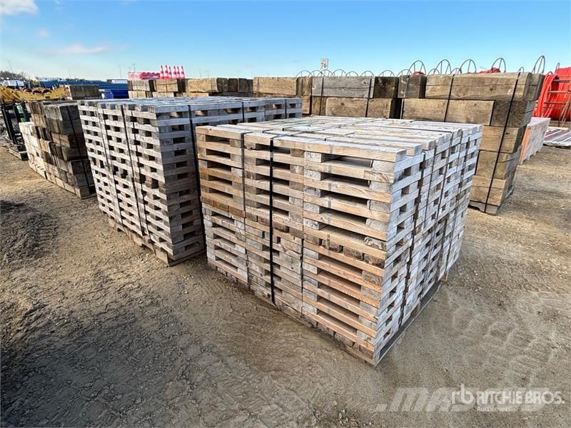 Quantity of (2) Pallets of Cribbed Dunnage Andre komponenter