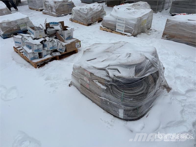  Quantity of (2) Pallets of Conduit Fittings Andre komponenter
