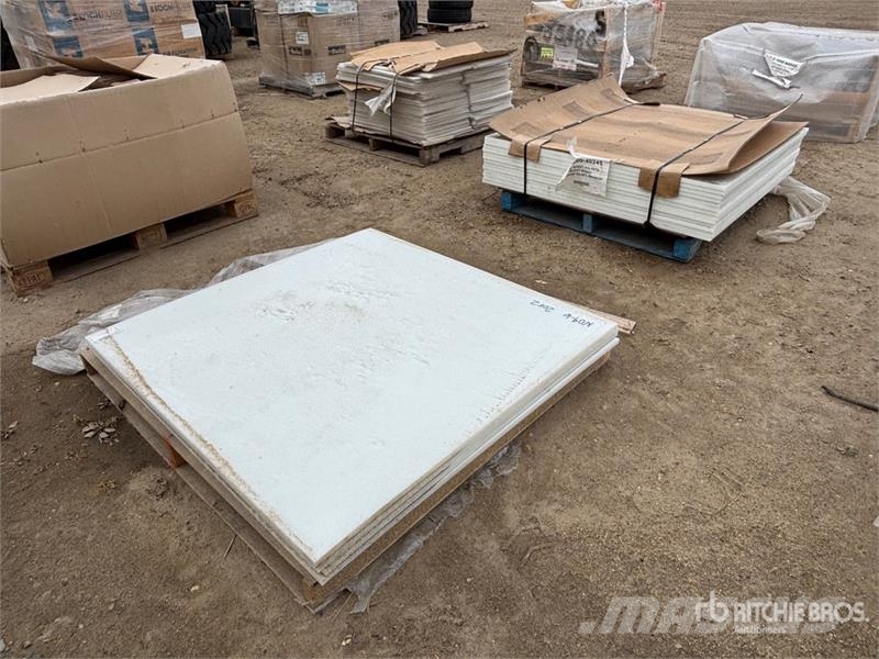Quantity of (2) Pallets of White Sheet: Polyethyle Drugi deli