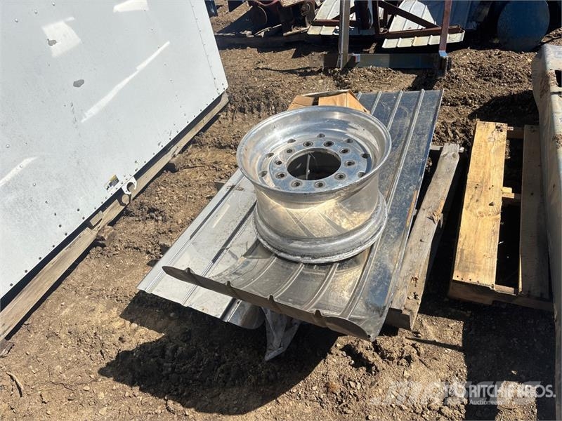 Quantity of (2) Pallets of Miscellaneous Truck Par Ostale kargo komponente