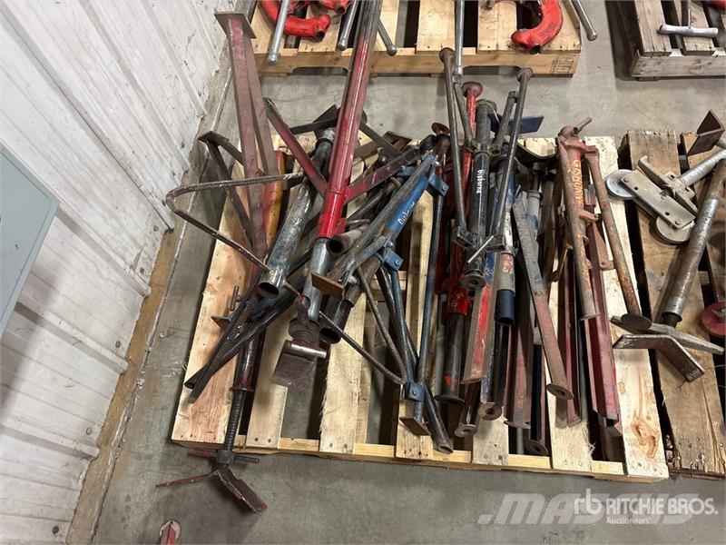 Quantity of (2) Pallets of Miscellaneous Parts Pip Pipeline Ausrüstung