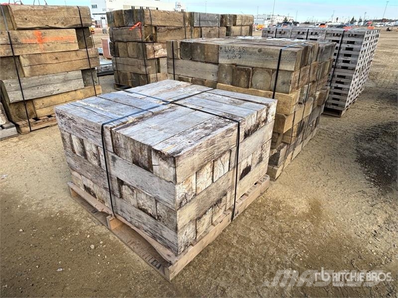  Quantity of (2) Pallets of Dunnage 6 in x 6 in مكونات أخرى