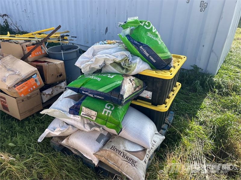 Quantity of (2) Pallets of of LiveStock Feed Andre komponenter