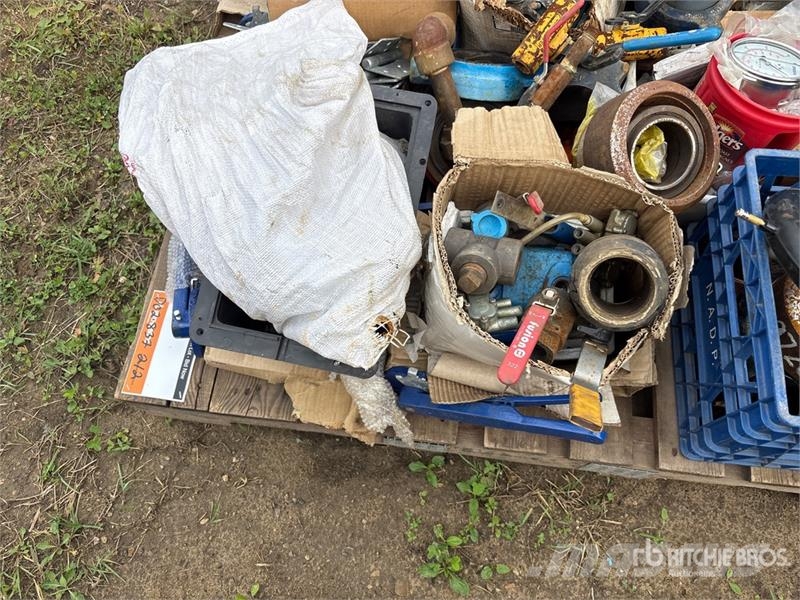 Quantity of (2) Pallets of Miscellaneous Parts 其他組件