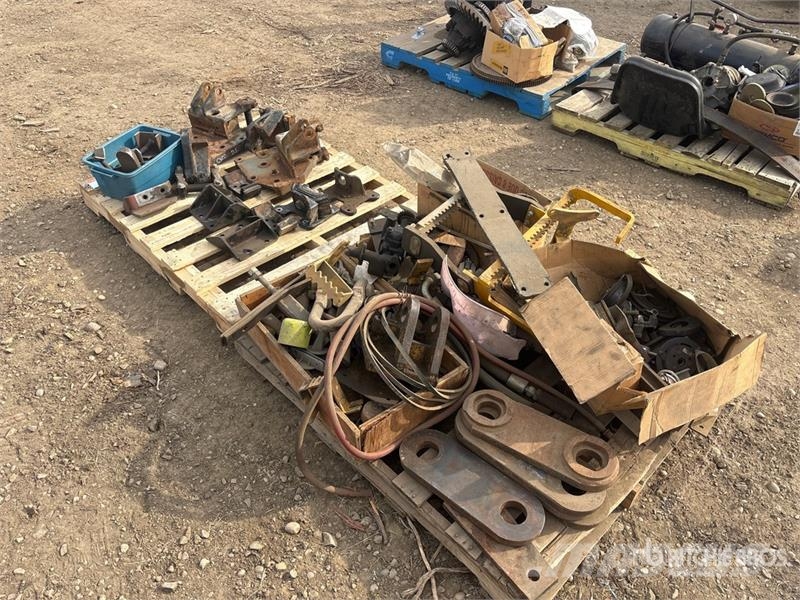 Quantity of (2) Pallets of Miscellaneous Parts Transportes - Outros