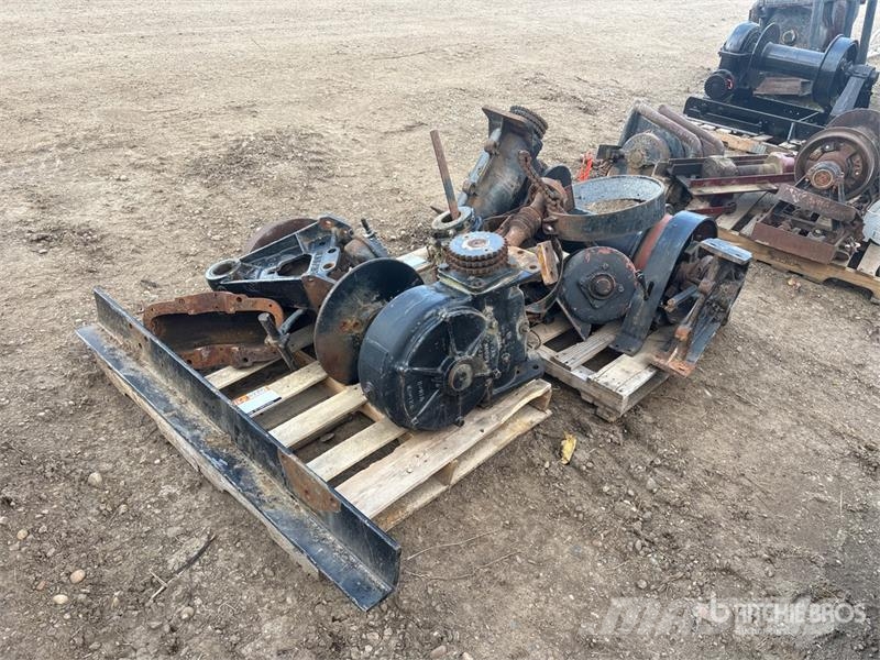 Quantity of (2) Pallets of Winch Parts Transportes - Outros