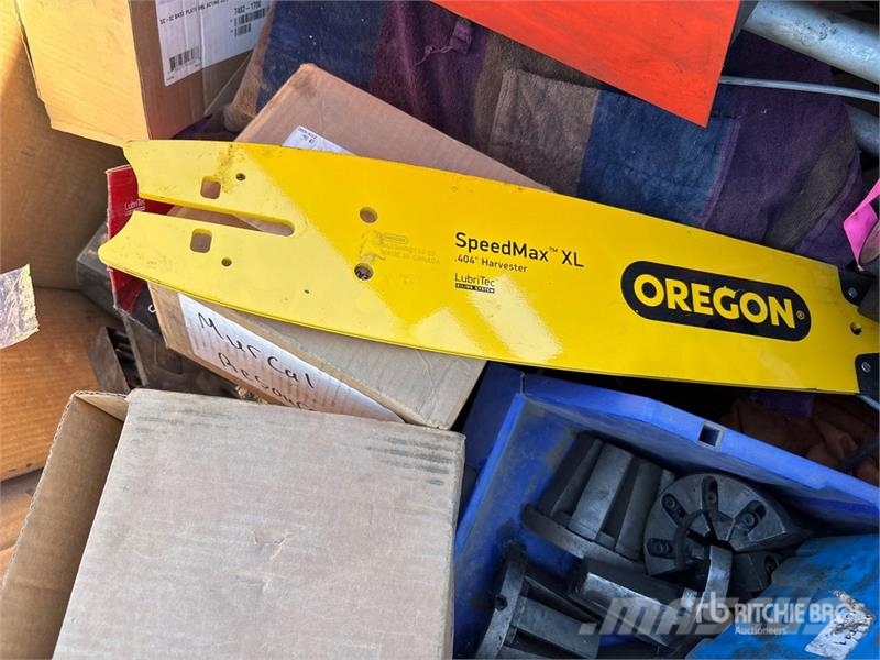  Quantity of (2) Pallets of Shop Supplies Kiti naudoti statybos komponentai