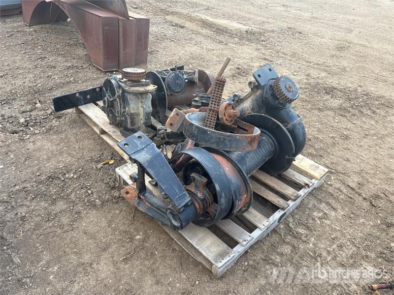 Quantity of (2) Pallets of Winch Parts Transportes - Outros