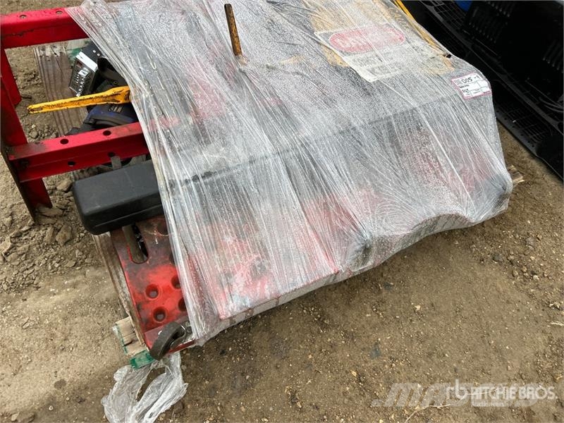  Quantity of (2) Pallets of Tools, Hose Reels مكونات أخرى