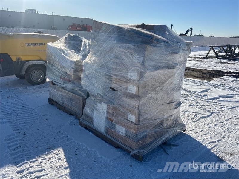 Quantity of (2) Pallets of OSMI Supplies & Equipme Équipement de forage de pétrole et de gaz