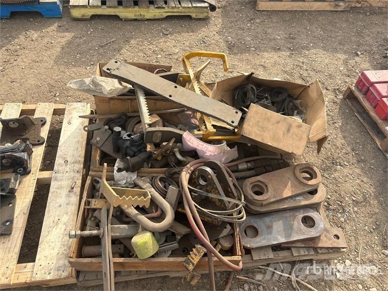 Quantity of (2) Pallets of Miscellaneous Parts Transportes - Outros