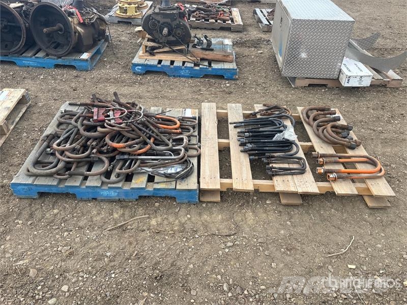 Quantity of (2) Pallets of U-Bolts Transportes - Outros