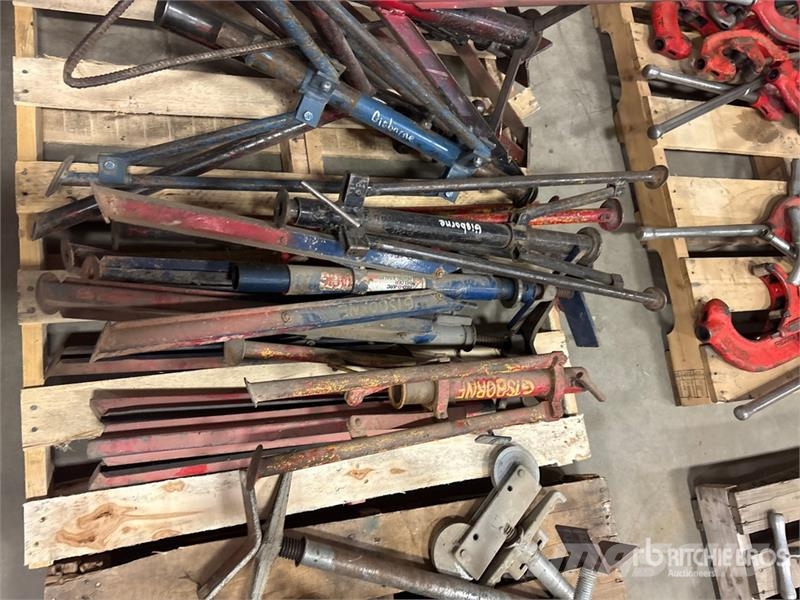Quantity of (2) Pallets of Miscellaneous Parts Pip Pipeline Ausrüstung