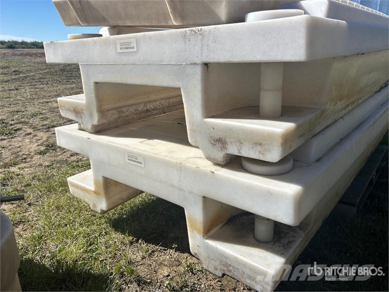  Quantity of (2) Pallets of Hold-On Floating Dock S Kiti naudoti statybos komponentai