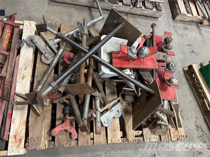 Quantity of (2) Pallets of Miscellaneous Parts Pip Pipeline Ausrüstung
