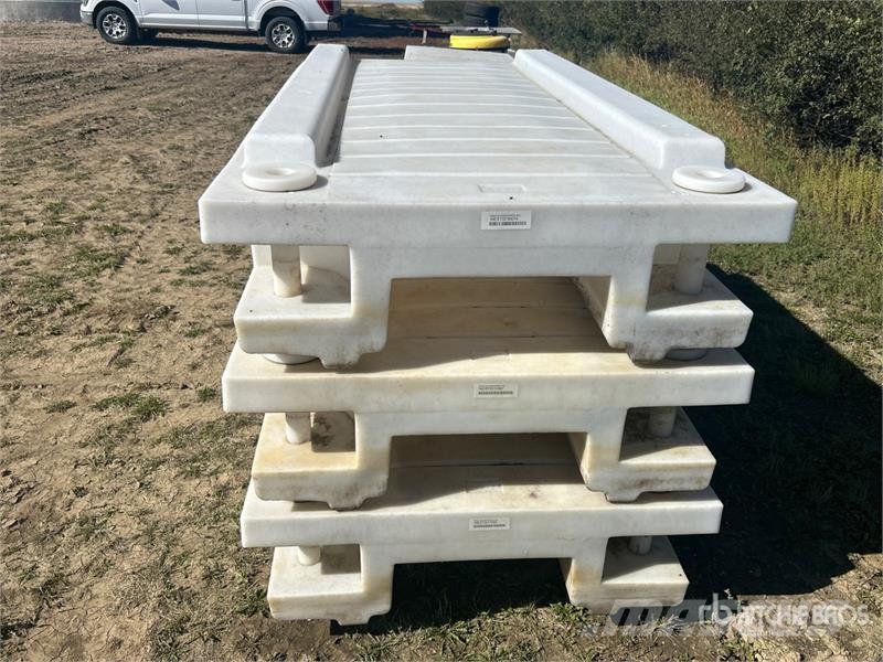  Quantity of (2) Pallets of Hold-On Floating Dock S Kiti naudoti statybos komponentai