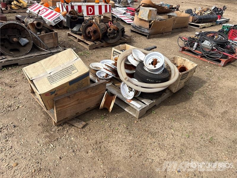 Quantity of (2) Pallets of Steering Boxes Transportes - Outros
